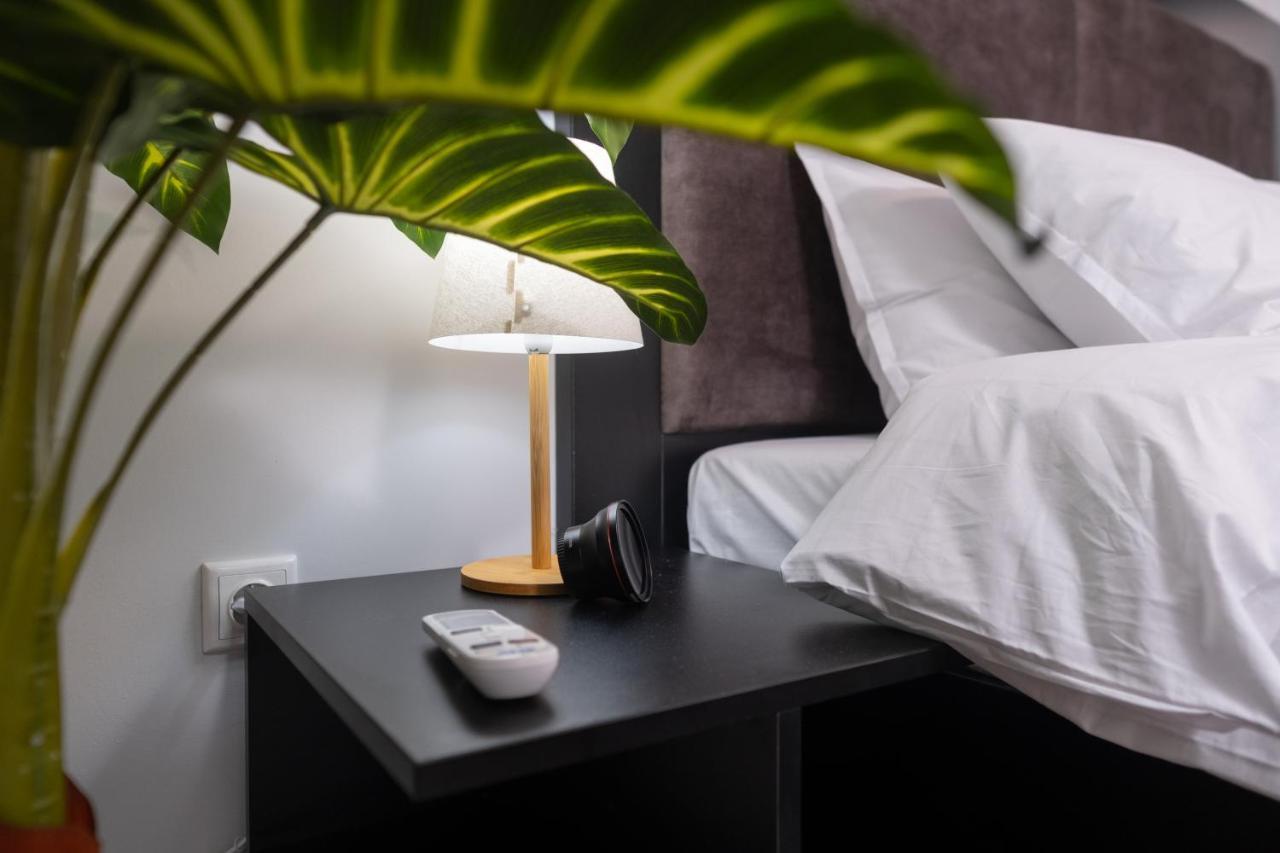 Chic 1br With Balcony In Апартамент *