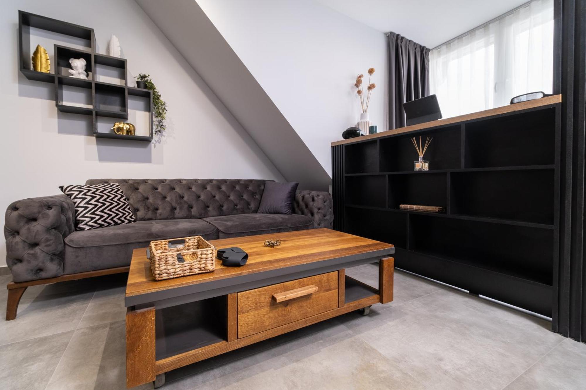 Apartment Chic 1br With Balcony In *